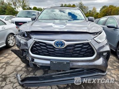 Piąte zdjęcie samochodu w środku: 2023 TOYOTA HIGHLANDER HYBRID XLE VIN:5TDKBRCH5PS565408 - miniatura