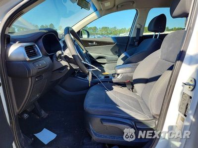 Zdjęcie 7 z 13 samochodu: 2019 KIA SORENTO LX VIN:5XYPG4A34KG439726 - miniatura