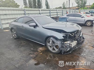 Czwarte zdjęcie samochodu z boku: 2018 MERCEDES-BENZ E 400 4MATIC VIN:WDD1J6GB9JF012681 - miniatura