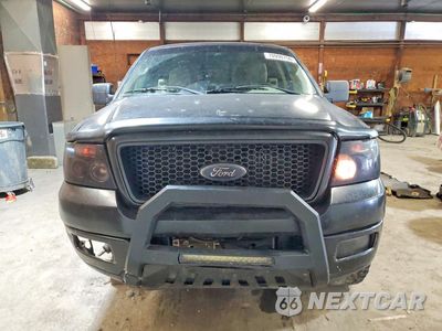 Piąte zdjęcie samochodu w środku: 2004 FORD F150 VIN:1FTRX14W04NA64801 - miniatura