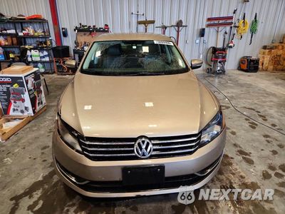 Piąte zdjęcie samochodu w środku: 2015 VOLKSWAGEN PASSAT S VIN:1VWAT7A31FC028262 - miniatura