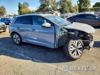 Czwarte zdjęcie samochodu z boku: 2023 AUDI Q4 E-TRON PREMIUM VIN:WA1ACBFZ6PP048563 - miniatura