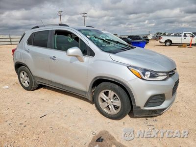 Czwarte zdjęcie samochodu z boku: 2019 CHEVROLET TRAX 1LT VIN:KL7CJLSB3KB757585 - miniatura