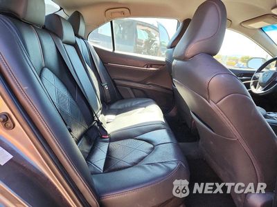 Zdjęcie 10 z 12 samochodu: 2018 TOYOTA CAMRY HYBRID XLE VIN:4T1B21HK6JU505271 - miniatura