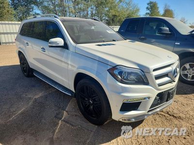 Czwarte zdjęcie samochodu z boku: 2015 MERCEDES-BENZ GL 550 4MATIC VIN:4JGDF7DEXFA578099 - miniatura