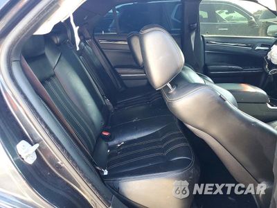 Zdjęcie 10 z 13 samochodu: 2019 CHRYSLER 300 S VIN:2C3CCABG8KH686120 - miniatura
