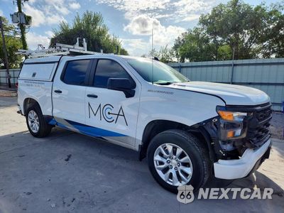 Czwarte zdjęcie samochodu z boku: 2024 CHEVROLET SILVERADO C1500 CUSTOM VIN:3GCPABEKXRG394312 - miniatura