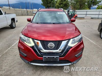 Piąte zdjęcie samochodu w środku: 2018 NISSAN ROGUE SV VIN:5N1AT2MT4JC725737 - miniatura