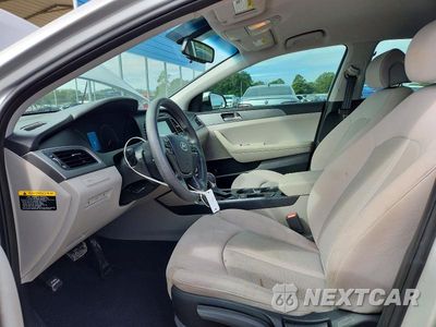 Zdjęcie 7 z 13 samochodu: 2016 HYUNDAI SONATA SE VIN:5NPE24AF7GH433905 - miniatura