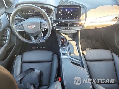 Zdjęcie 8 z 12 samochodu: 2024 CADILLAC CT5-V VIN:1G6DV5RWXR0116328 - miniatura