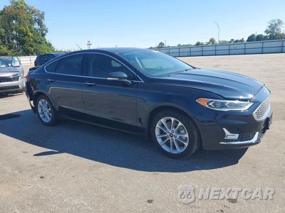 Czwarte zdjęcie samochodu z boku: 2020 FORD FUSION TITANIUM VIN:3FA6P0SU4LR172192 - miniatura