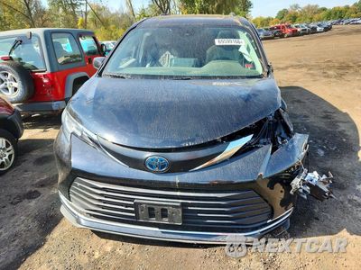 Piąte zdjęcie samochodu w środku: 2022 TOYOTA SIENNA XLE VIN:5TDYSKFC0NS054445 - miniatura