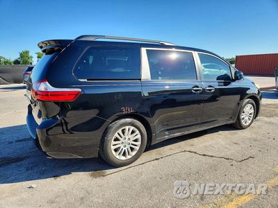 Trzecie zdjęcie samochodu z tyłu: 2017 TOYOTA SIENNA XLE 8-PASSENGER VIN:5TDYZ3DC4HS780852 - miniatura