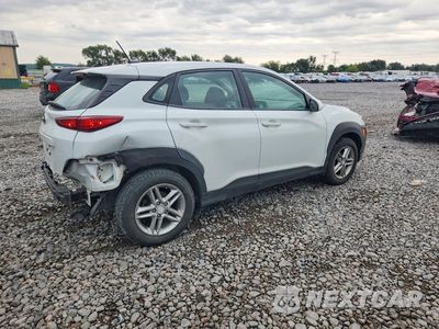 Trzecie zdjęcie samochodu z tyłu: 2020 HYUNDAI KONA SE VIN:KM8K12AA2LU396336 - miniatura