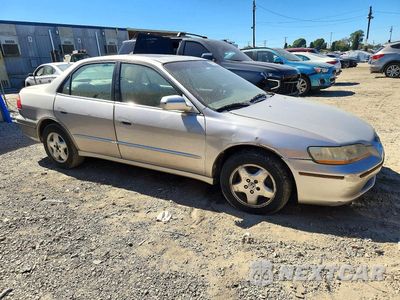 Czwarte zdjęcie samochodu z boku: 1998 HONDA ACCORD EX VIN:1HGCG1654WA015350 - miniatura
