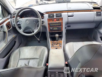 Zdjęcie 8 z 12 samochodu: 2000 MERCEDES-BENZ E 320 VIN:WDBJH65JXYB115463 - miniatura