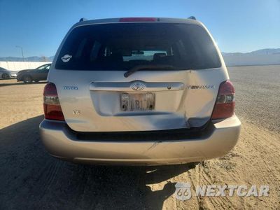 Zdjęcie 6 z 12 samochodu: 2005 TOYOTA HIGHLANDER BASE VIN:JTEGP21A650058906 - miniatura