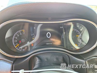 Zdjęcie 9 z 13 samochodu: 2017 JEEP GRAND CHEROKEE LAREDO VIN:1C4RJFAG3HC922341 - miniatura