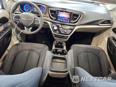 Zdjęcie 8 z 14 samochodu: 2017 CHRYSLER PACIFICA TOURING L VIN:2C4RC1BG8HR753534 - miniatura