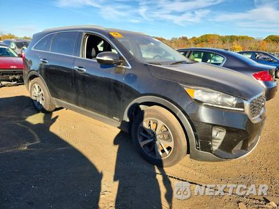 Czwarte zdjęcie samochodu z boku: 2019 KIA SORENTO EX V6 VIN:5XYPHDA5XKG479775 - miniatura