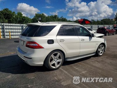 Trzecie zdjęcie samochodu z tyłu: 2012 MERCEDES-BENZ ML 550 4MATIC VIN:4JGDA7DBXCA061045 - miniatura