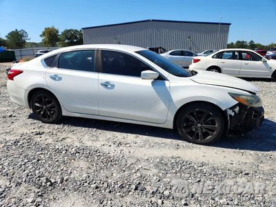 Czwarte zdjęcie samochodu z boku: 2016 NISSAN ALTIMA 2.5 SR VIN:1N4AL3AP5GN315890 - miniatura