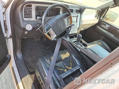 Zdjęcie 8 z 12 samochodu: 2010 LINCOLN NAVIGATOR VIN:5LMJJ2J52AEJ09970 - miniatura