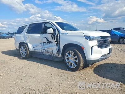 Czwarte zdjęcie samochodu z boku: 2021 CHEVROLET TAHOE C1500 LT VIN:1GNSCNKD7MR265200 - miniatura