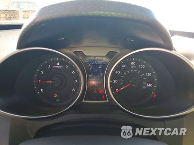 Zdjęcie 9 z 12 samochodu: 2013 HYUNDAI VELOSTER BASE VIN:KMHTC6AD1DU109800 - miniatura