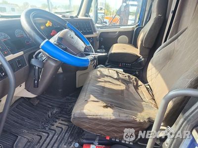 Zdjęcie 7 z 13 samochodu: 2018 VOLVO VNL SEMI TRUCK VIN:4V4NC9EH1JN886273 - miniatura