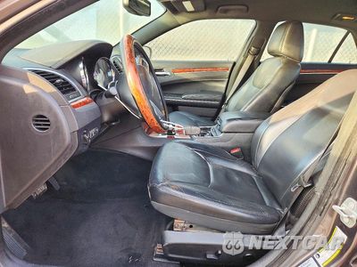 Zdjęcie 7 z 12 samochodu: 2014 CHRYSLER 300 VIN:2C3CCARG8EH328784 - miniatura
