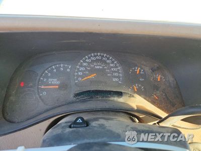 Zdjęcie 9 z 13 samochodu: 2004 CHEVROLET SUBURBAN C1500 VIN:1GNEC16Z64J257986 - miniatura