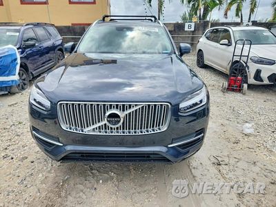 Piąte zdjęcie samochodu w środku: 2016 VOLVO XC90 T6 VIN:YV4A22PL9G1025989 - miniatura