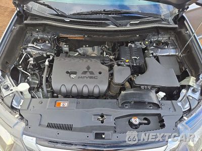Zdjęcie 11 z 12 samochodu: 2018 MITSUBISHI OUTLANDER SE VIN:JA4AZ3A39JZ017049 - miniatura