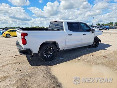 Trzecie zdjęcie samochodu z tyłu: 2021 CHEVROLET SILVERADO C1500 VIN:1GCPWAEF1MZ371461 - miniatura
