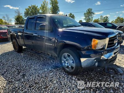 Czwarte zdjęcie samochodu z boku: 2009 GMC SIERRA K1500 SLE VIN:2GTEK290091112183 - miniatura