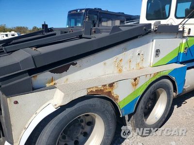 Zdjęcie 13 z 13 samochodu: 2019 FREIGHTLINER CASCADIA TOTER TRUCK VIN:3ALHGEDV2KDKK8386 - miniatura