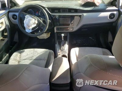 Zdjęcie 8 z 13 samochodu: 2018 TOYOTA COROLLA LE VIN:5YFBURHE8JP811425 - miniatura