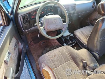 Zdjęcie 8 z 12 samochodu: 1995 TOYOTA TACOMA BASE VIN:4TAUN53B1SZ028994 - miniatura