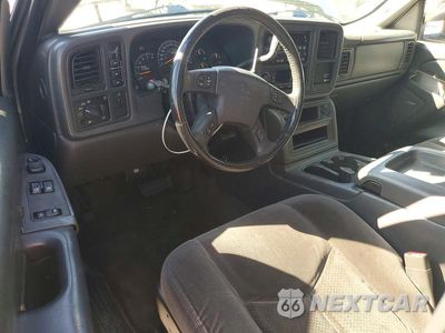 Zdjęcie 8 z 12 samochodu: 2005 CHEVROLET SILVERADO K2500 HEAVY DUTY VIN:1GCHK29U75E169814 - miniatura