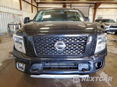 Piąte zdjęcie samochodu w środku: 2019 NISSAN TITAN PRO-4X VIN:1N6AA1E54KN517994 - miniatura