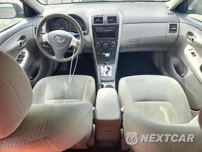 Zdjęcie 8 z 12 samochodu: 2010 TOYOTA COROLLA LE VIN:2T1BU4EE3AC400148 - miniatura