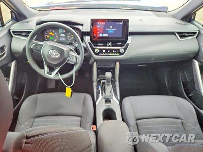 Zdjęcie 8 z 13 samochodu: 2025 TOYOTA COROLLA CROSS HYBRID SE VIN:7MUFBABG4SV077206 - miniatura