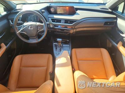 Zdjęcie 8 z 13 samochodu: 2021 LEXUS UX 200 VIN:JTHP3JBH3M2038961 - miniatura