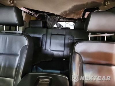 Zdjęcie 10 z 13 samochodu: 2019 CHEVROLET SUBURBAN K1500 LT VIN:1GNSKHKC1KR351613 - miniatura