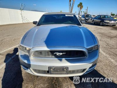 Piąte zdjęcie samochodu w środku: 2014 FORD MUSTANG VIN:1ZVBP8EM1E5210600 - miniatura
