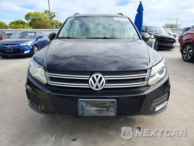 Piąte zdjęcie samochodu w środku: 2015 VOLKSWAGEN TIGUAN S VIN:WVGAV7AX6FW556874 - miniatura