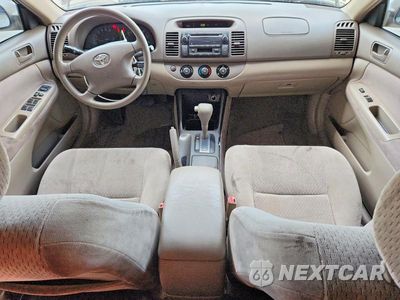 Zdjęcie 8 z 12 samochodu: 2002 TOYOTA CAMRY LE VIN:JTDBE32K020010296 - miniatura
