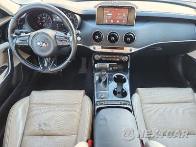 Zdjęcie 8 z 13 samochodu: 2019 KIA STINGER BASE VIN:KNAE15LA4K6055018 - miniatura