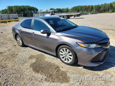 Czwarte zdjęcie samochodu z boku: 2019 TOYOTA CAMRY LE VIN:4T1B11HK0KU237726 - miniatura